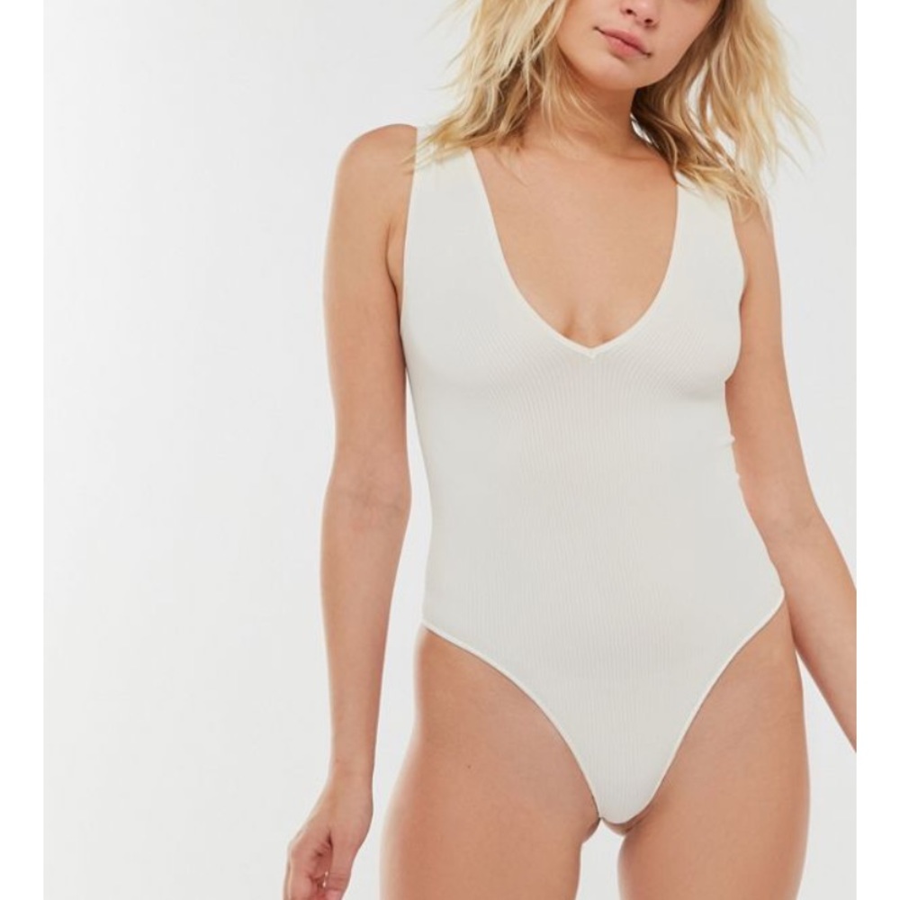 Hailey Seamless Plunging Bodysuit— Out from Under